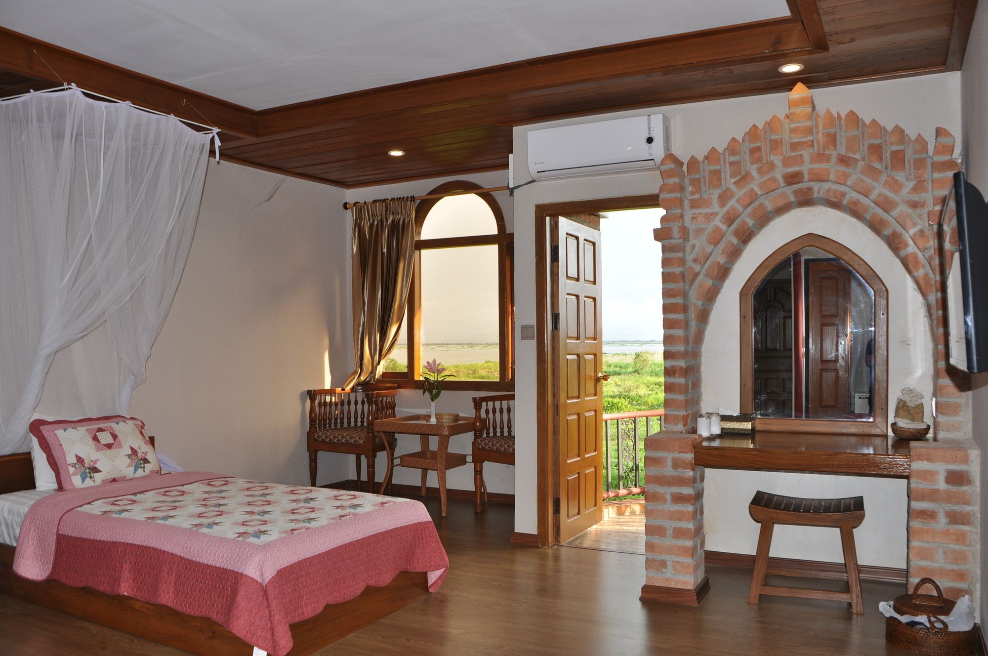 Ann Heritage Lodge Inle Lake Eksteriør bilde